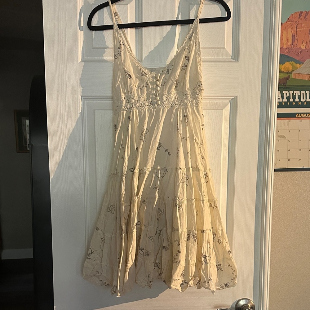 Chic Cream Floral Mini Dress